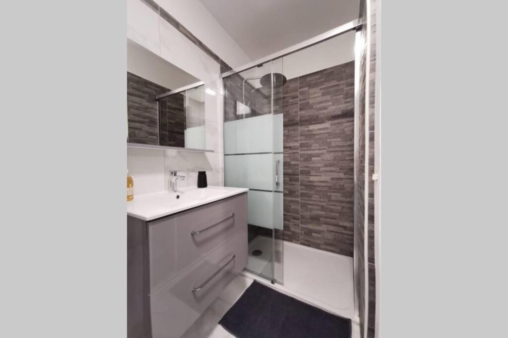 Cosy Studio 200 M From Nice Beach & Promenade Des Anglais Apartment Bagian luar foto